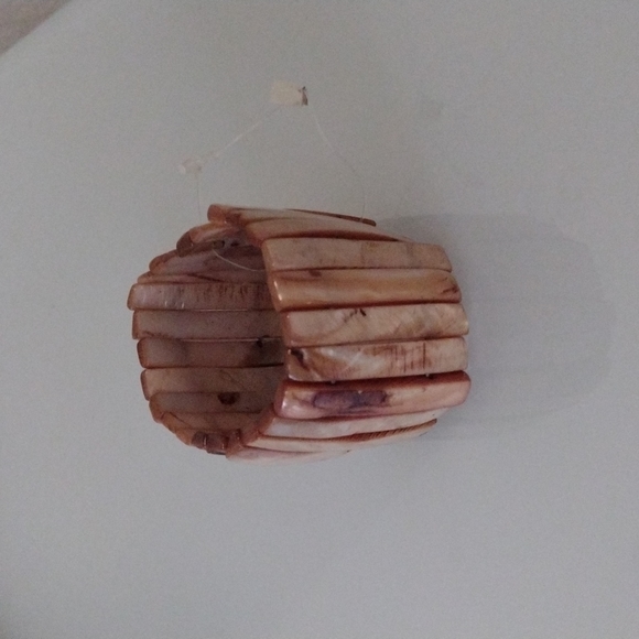 Shell Bracelet - Picture 2 of 4